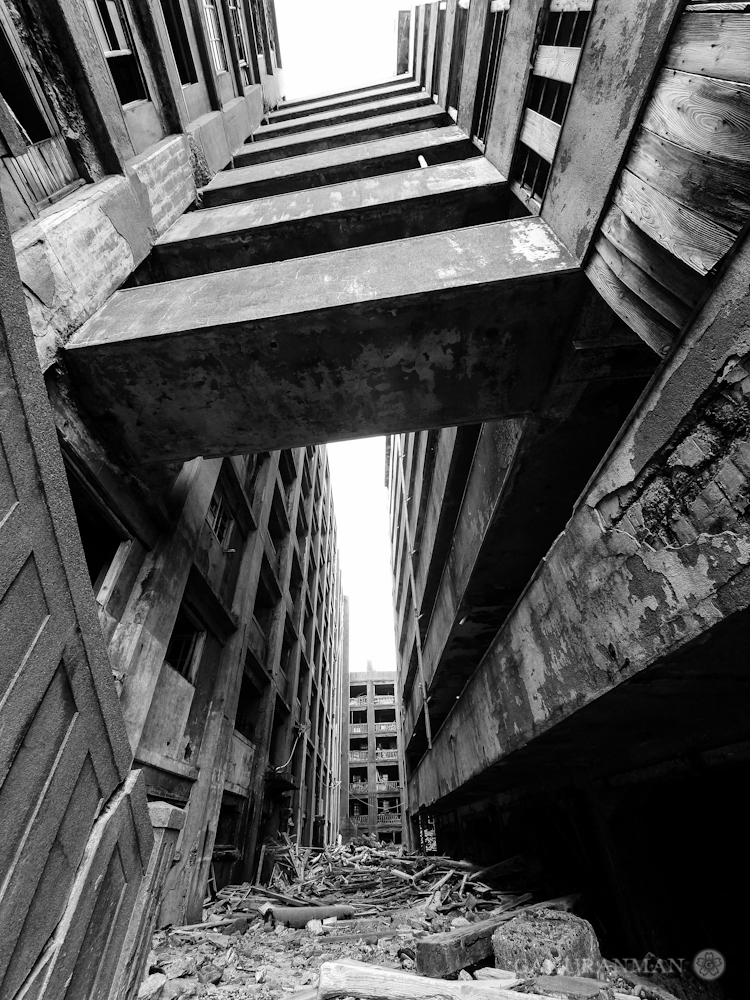 hashima-gunkanjima-gakuranman3 hashima-gunkanjima-gakuranman3
